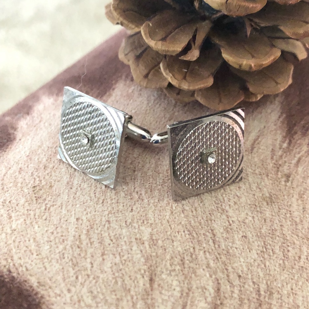 Vintage Swank silver plated diamond cut accent clear crystal cuff links